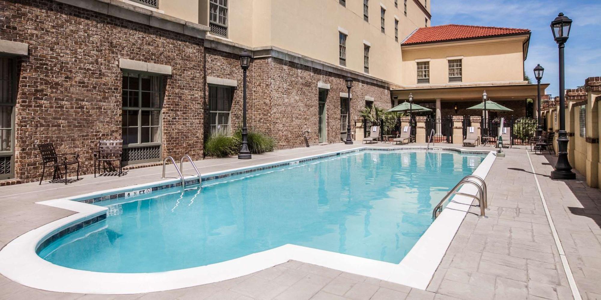 Hampton Inn & Suites Savannah Historic District Exterior photo